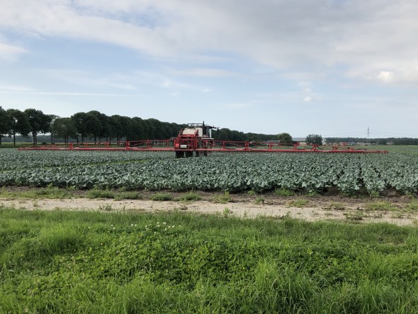 Samen sterk voor schoner oppervlaktewater: We zijn op de goede weg! Samen sterk voor schoner oppervlaktewater: We zijn op de goede weg!