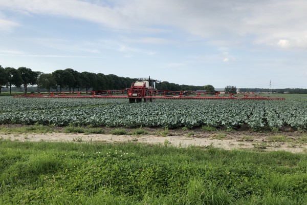Samen sterk voor schoner oppervlaktewater: We zijn op de goede weg! Samen sterk voor schoner oppervlaktewater: We zijn op de goede weg!